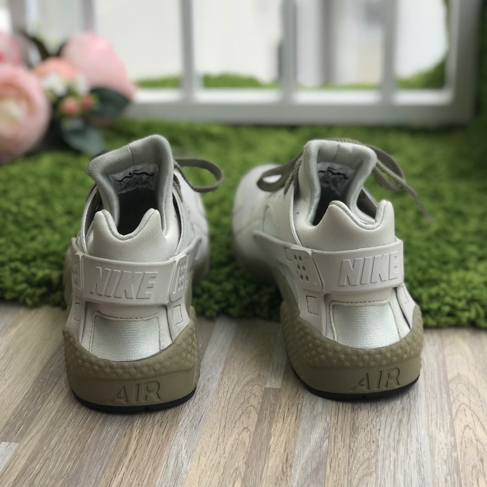 NWT Nike Huarache Run Olive Dark Stucco  M - Picture 5 of 8